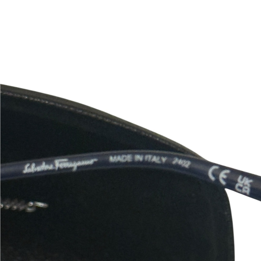 Salvatore Ferragamo Silver and Black Men’s Sunglasses in excellent condition - Picture 10 of 11